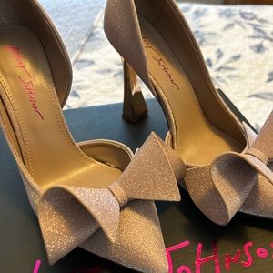 Betsey Johnson Nobble Champagne Pumps